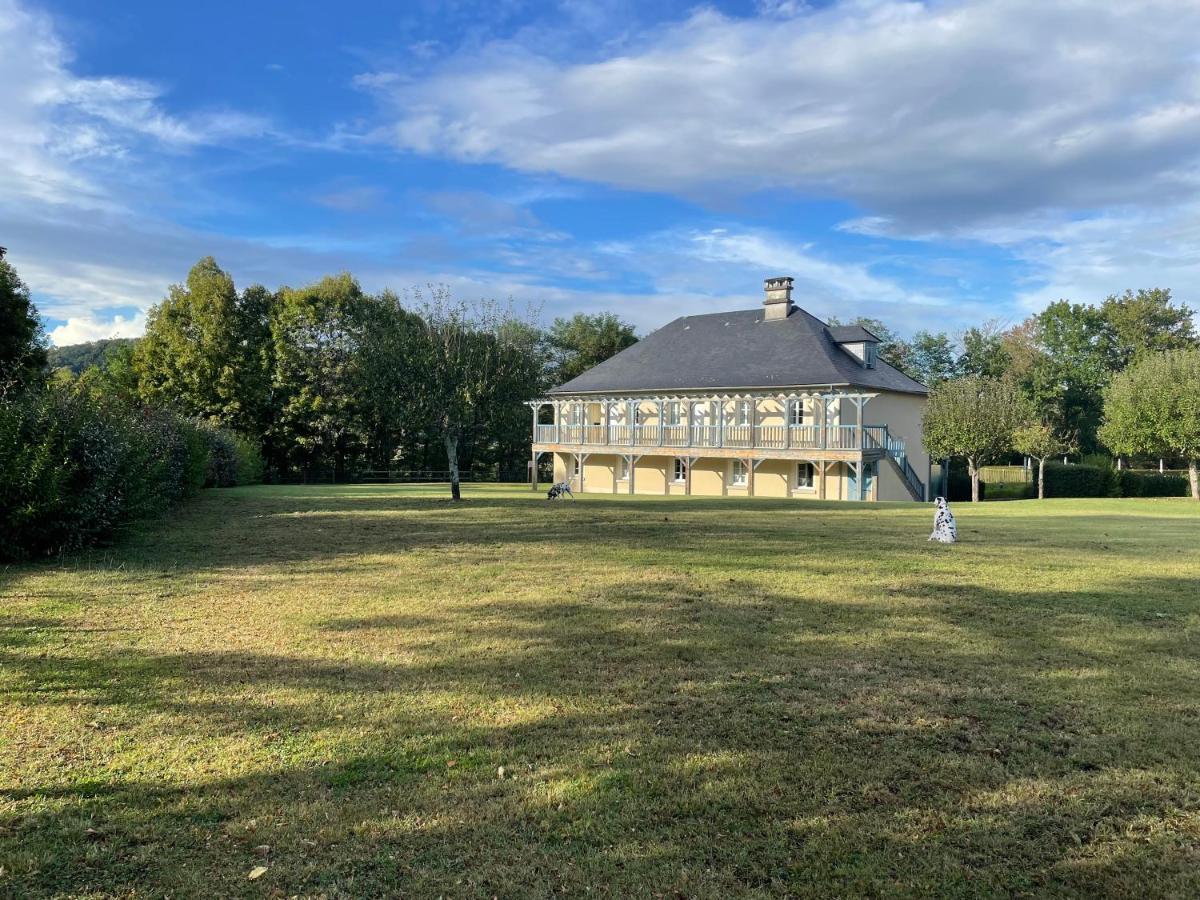Appartamento *A Setting Between Dordogne And Swimming Pool* Argentat Esterno foto